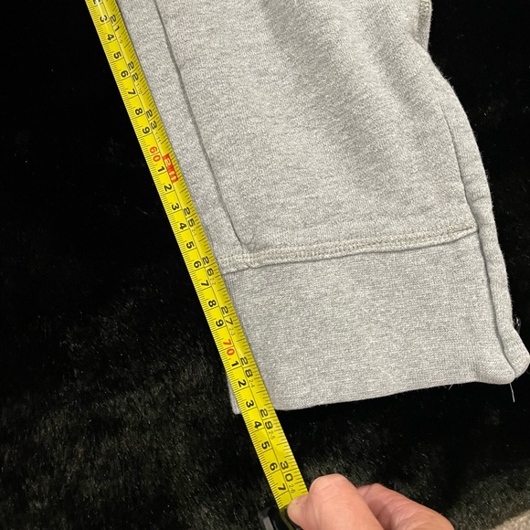 ✨EUC Nike Swoosh V442 Grey Heather Cuffed Zipper Jogger, Men’s Large - Picture 15 of 15